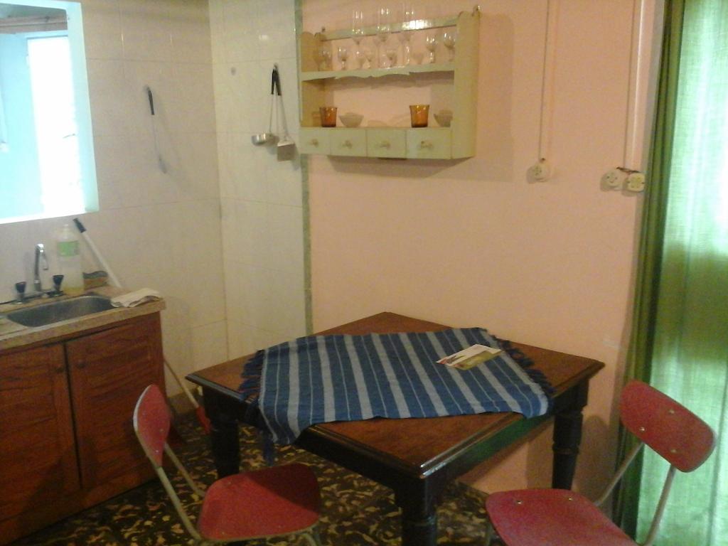 Carmelo Hostel Room photo